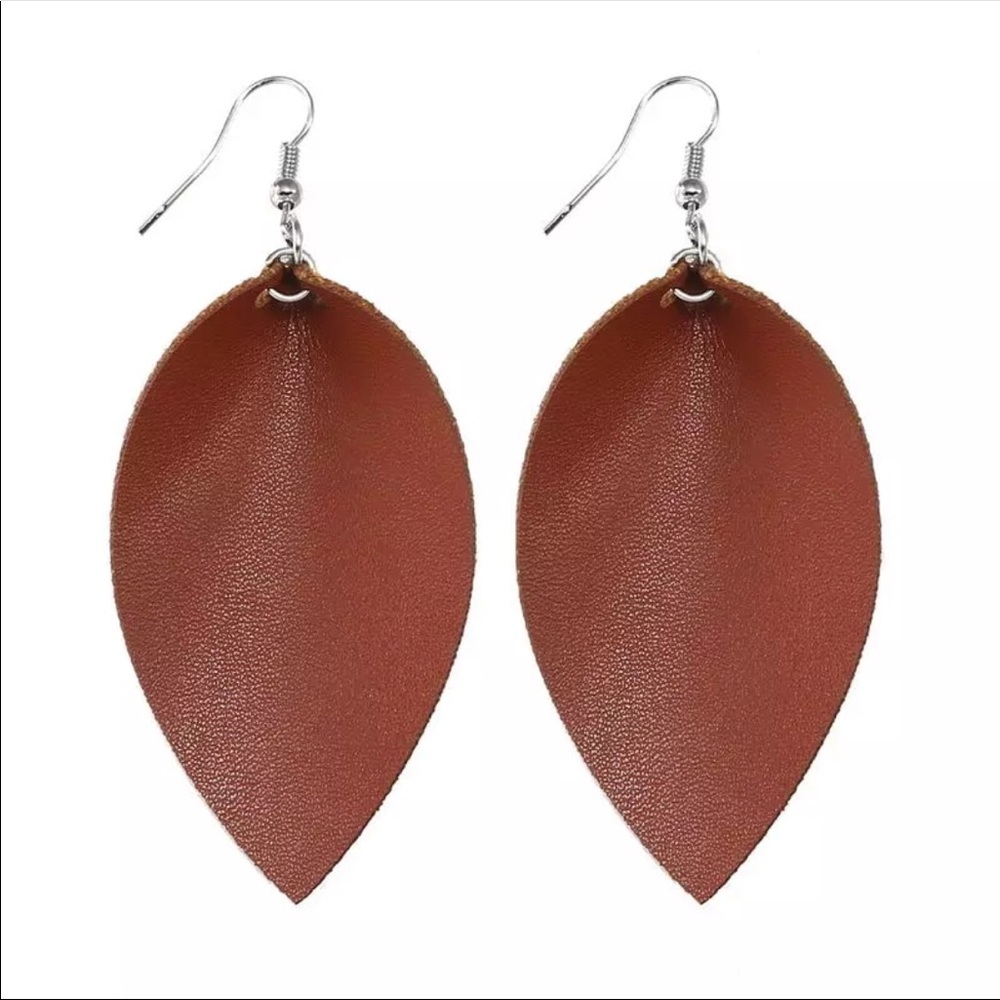 Super Cute 100% Leather Leaf 🍂Earrings!